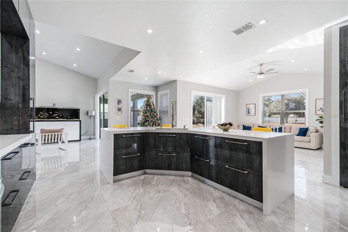 Image No.21-4 Bed House for sale