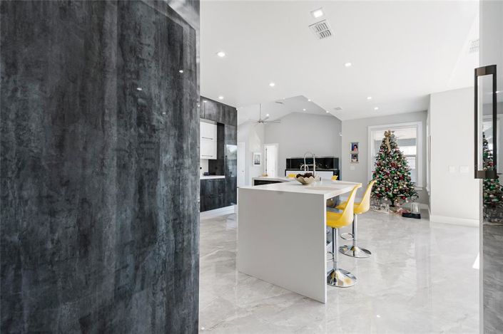 Image No.22-4 Bed House for sale