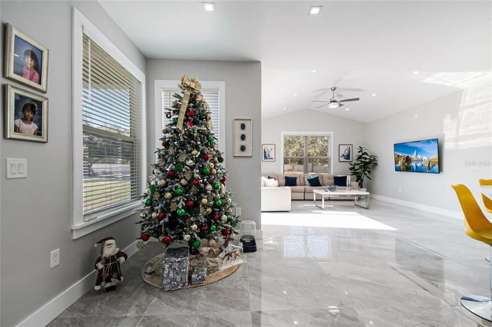 Image No.24-4 Bed House for sale