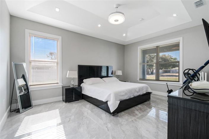 Image No.26-4 Bed House for sale