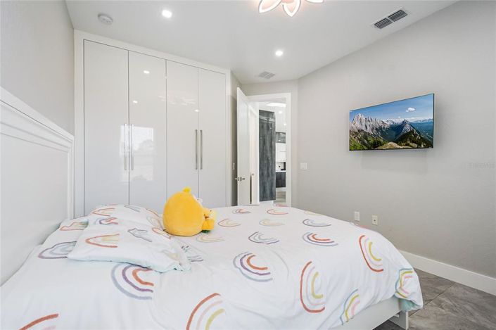 Image No.32-4 Bed House for sale