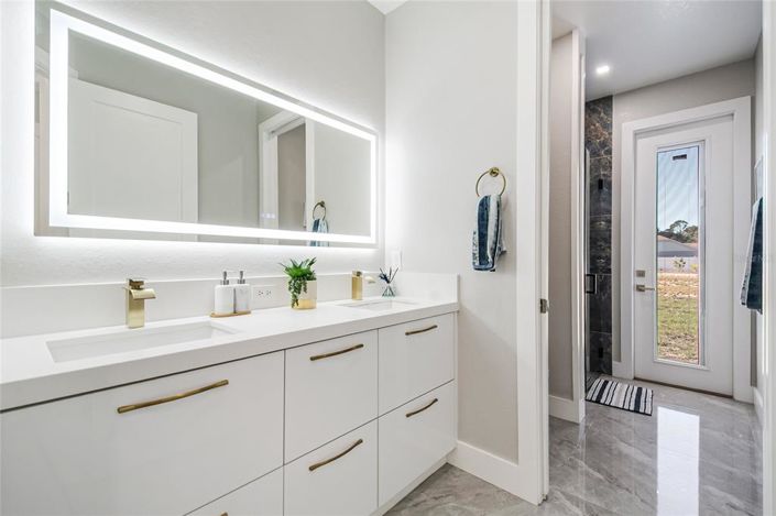 Image No.37-4 Bed House for sale