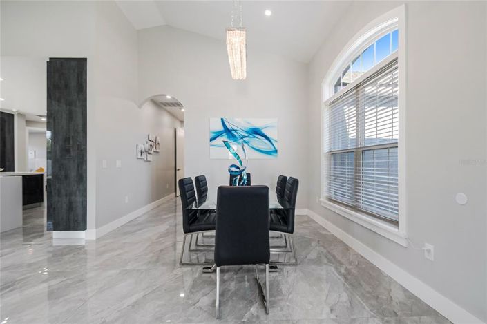 Image No.9-4 Bed House for sale