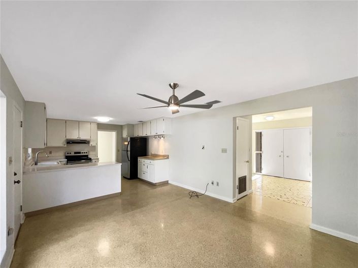 Image No.11-3 Bed House for sale