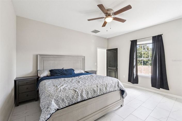 Image No.8-4 Bed House for sale