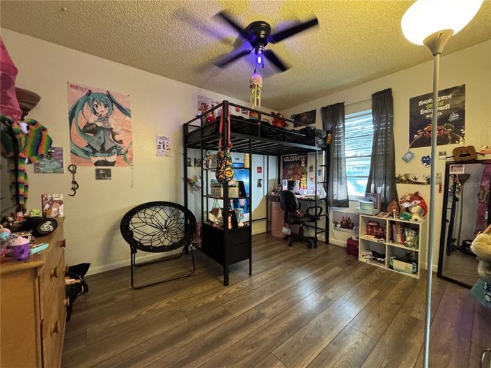 Image No.11-2 Bed House for sale