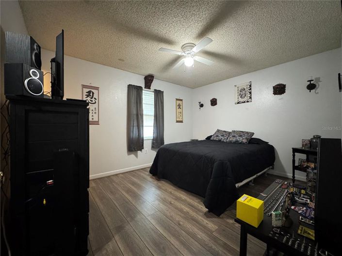 Image No.12-2 Bed House for sale