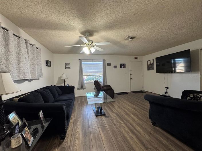 Image No.5-2 Bed House for sale