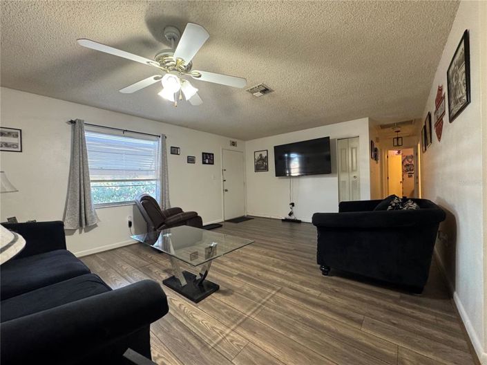 Image No.6-2 Bed House for sale