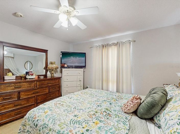 Image No.10-3 Bed House for sale