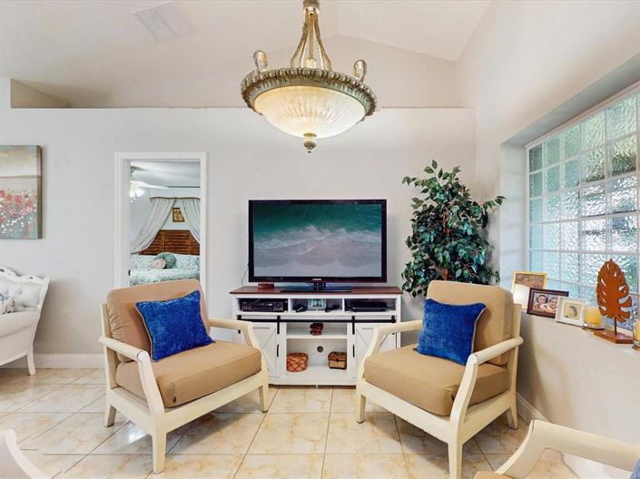 Image No.15-3 Bed House for sale