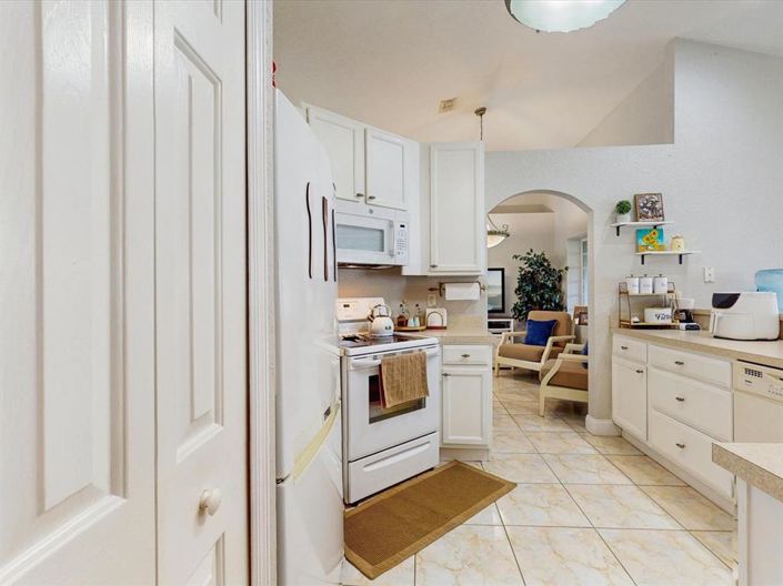 Image No.17-3 Bed House for sale