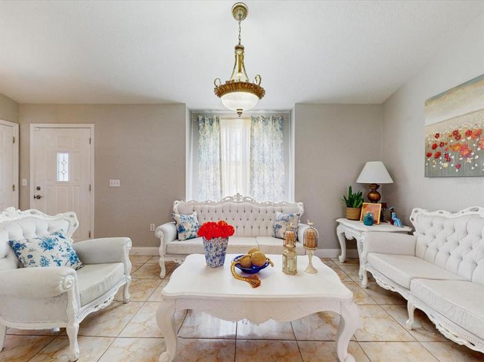 Image No.7-3 Bed House for sale