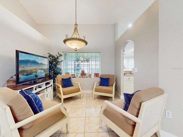 Image No.8-3 Bed House for sale