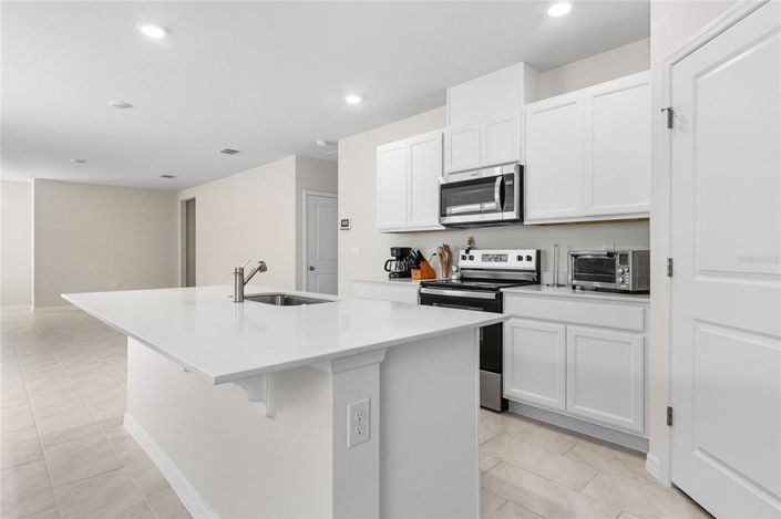 Image No.9-4 Bed House for sale