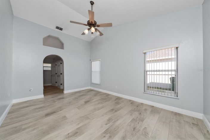 Image No.12-3 Bed House for sale