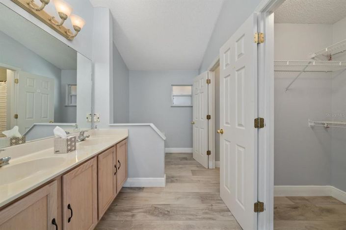 Image No.14-3 Bed House for sale