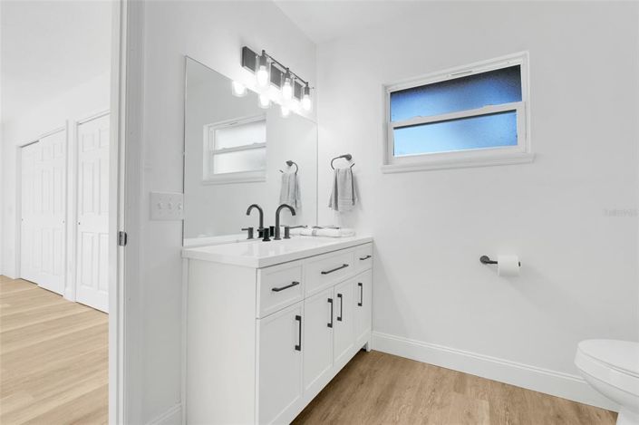 Image No.28-4 Bed House for sale