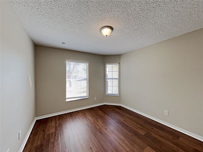 Image No.10-3 Bed House for sale