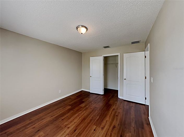 Image No.11-3 Bed House for sale