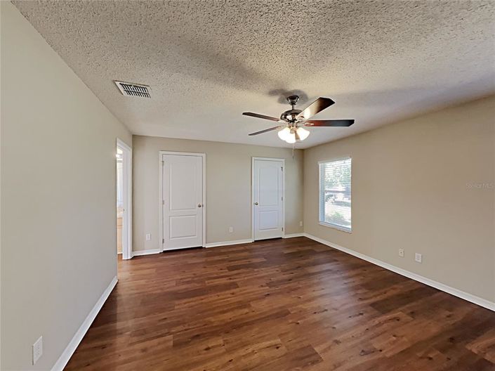 Image No.13-3 Bed House for sale