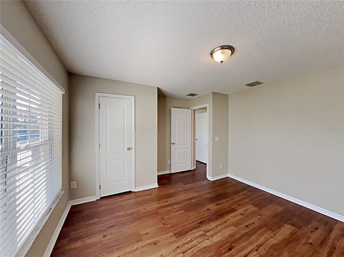 Image No.15-3 Bed House for sale