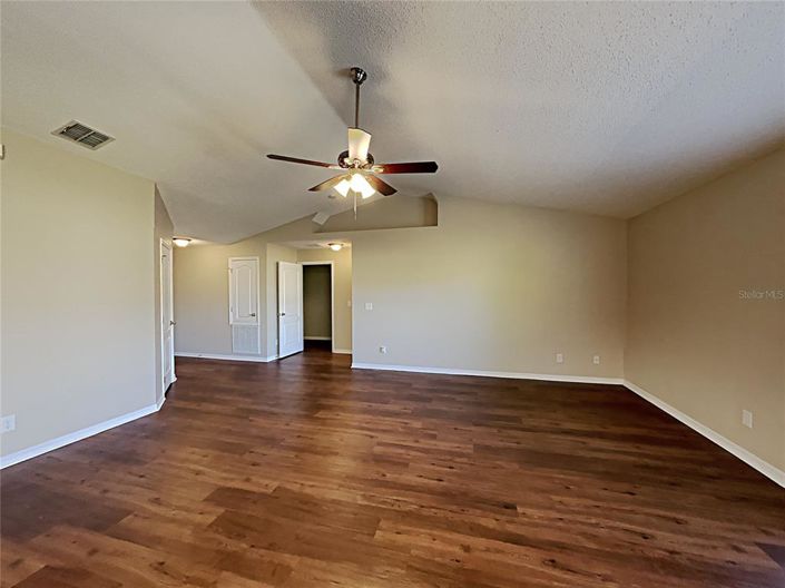 Image No.21-3 Bed House for sale