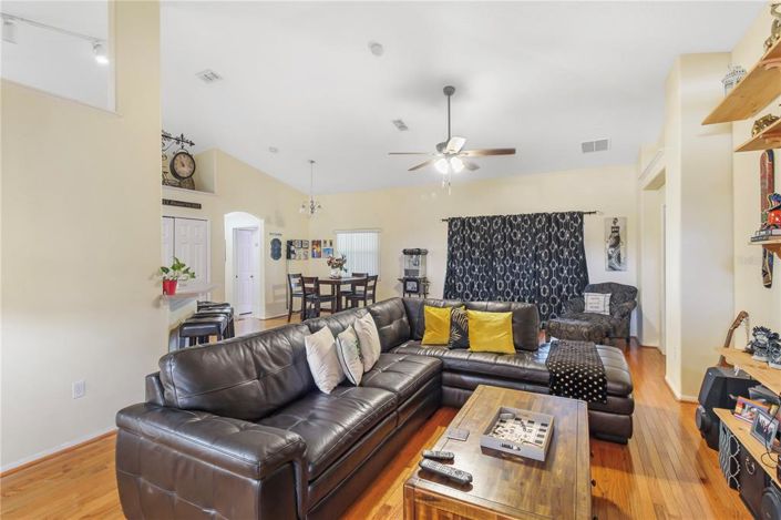 Image No.11-4 Bed House for sale