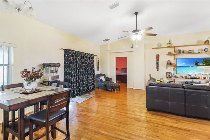 Image No.18-4 Bed House for sale