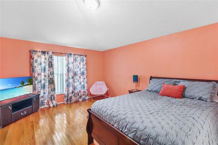 Image No.19-4 Bed House for sale