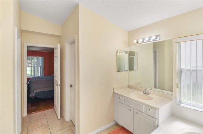 Image No.24-4 Bed House for sale