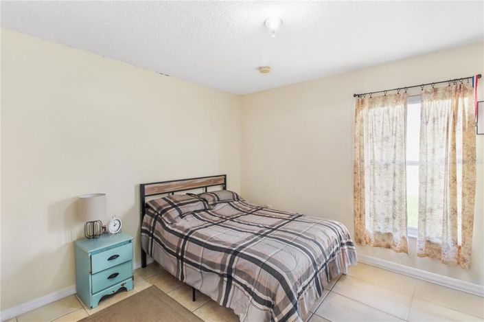 Image No.30-4 Bed House for sale