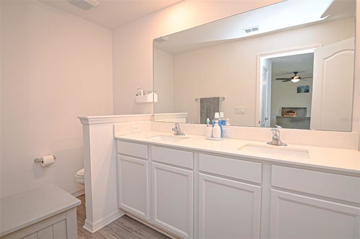 Image No.16-2 Bed Townhouse for sale