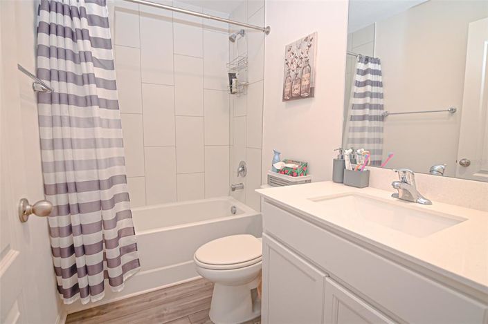 Image No.8-2 Bed Townhouse for sale