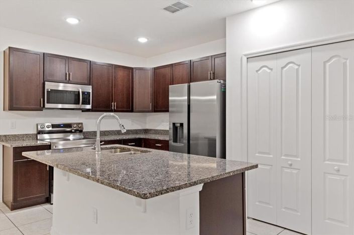 Image No.7-3 Bed House for sale