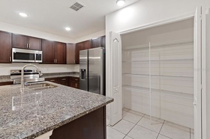 Image No.8-3 Bed House for sale