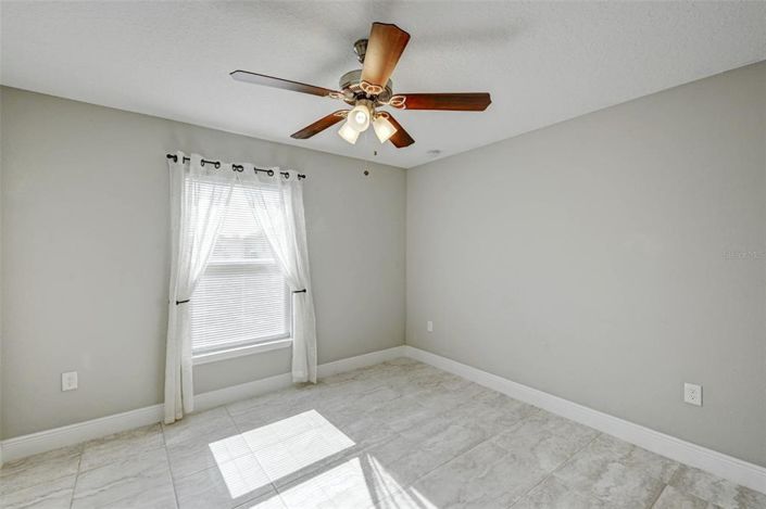 Image No.13-3 Bed House for sale