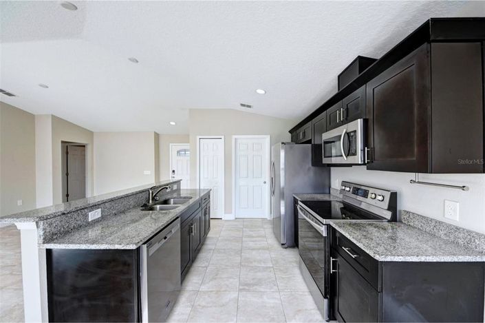 Image No.9-3 Bed House for sale