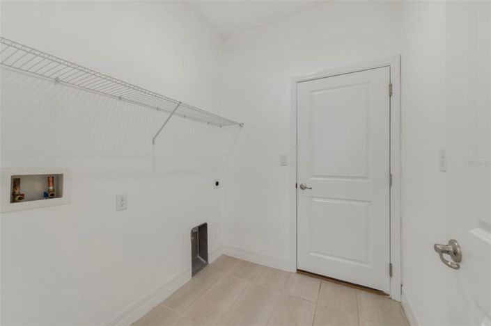 Image No.18-4 Bed House for sale