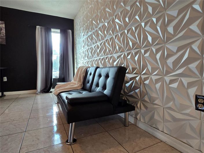 Image No.18-3 Bed House for sale