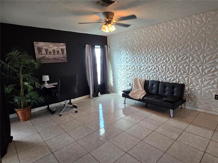 Image No.24-3 Bed House for sale