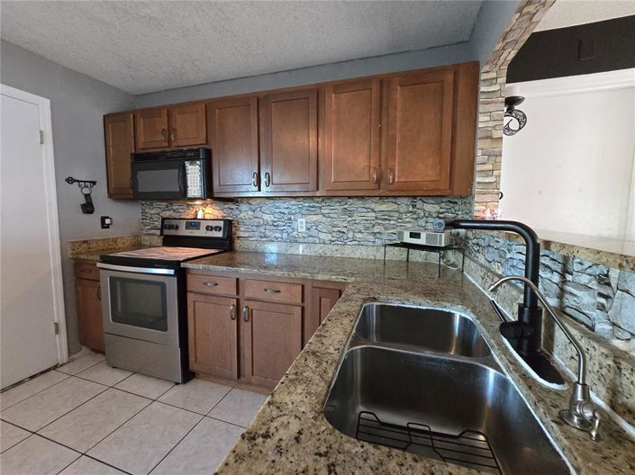 Image No.36-3 Bed House for sale