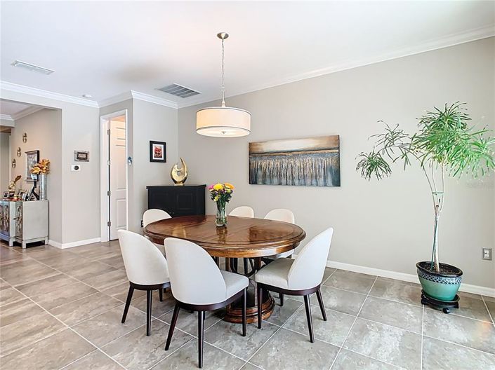 Image No.8-2 Bed House for sale