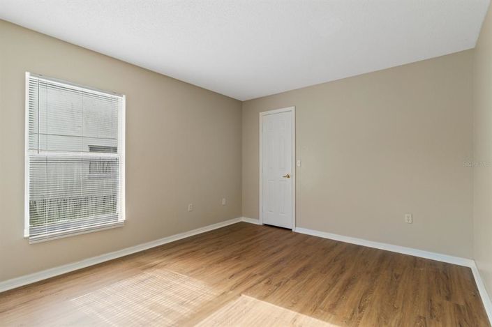 Image No.15-4 Bed House for sale