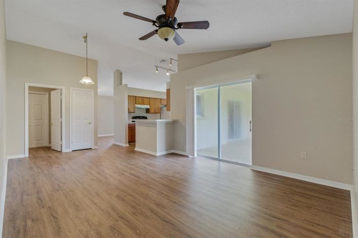 Image No.22-4 Bed House for sale