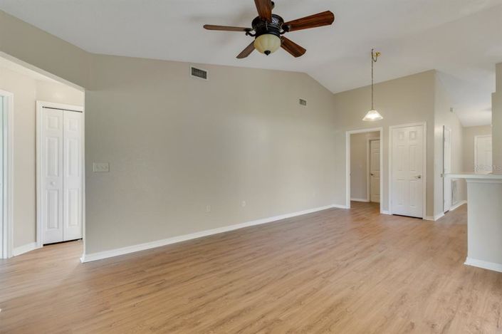 Image No.23-4 Bed House for sale