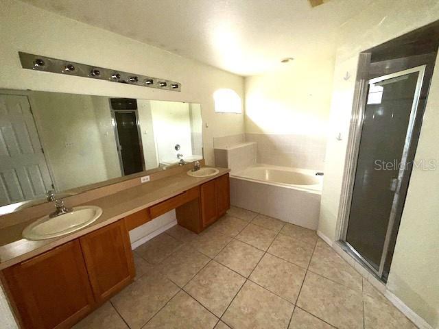 Image No.8-4 Bed House for sale