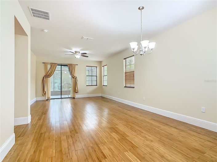 Image No.5-2 Bed House for sale