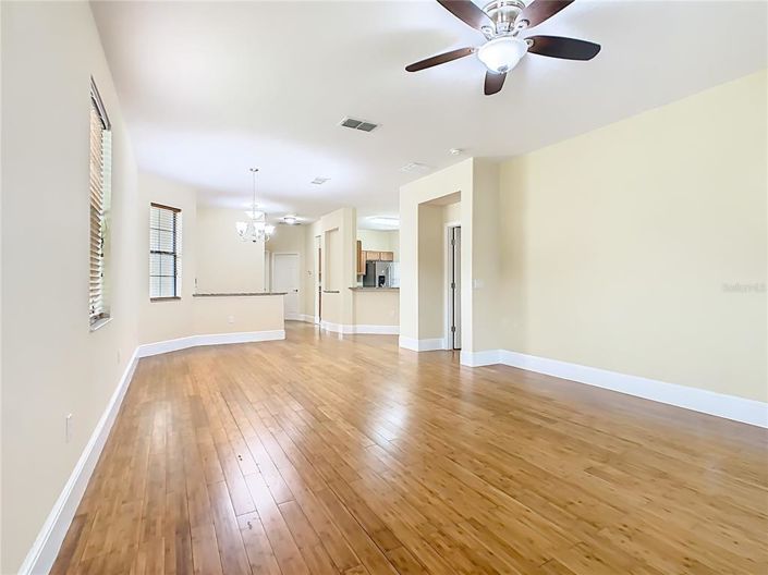 Image No.8-2 Bed House for sale