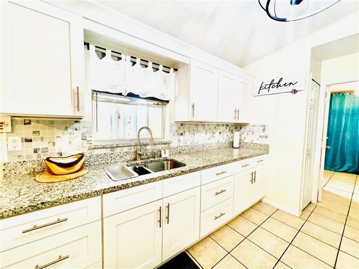 Image No.17-3 Bed House for sale